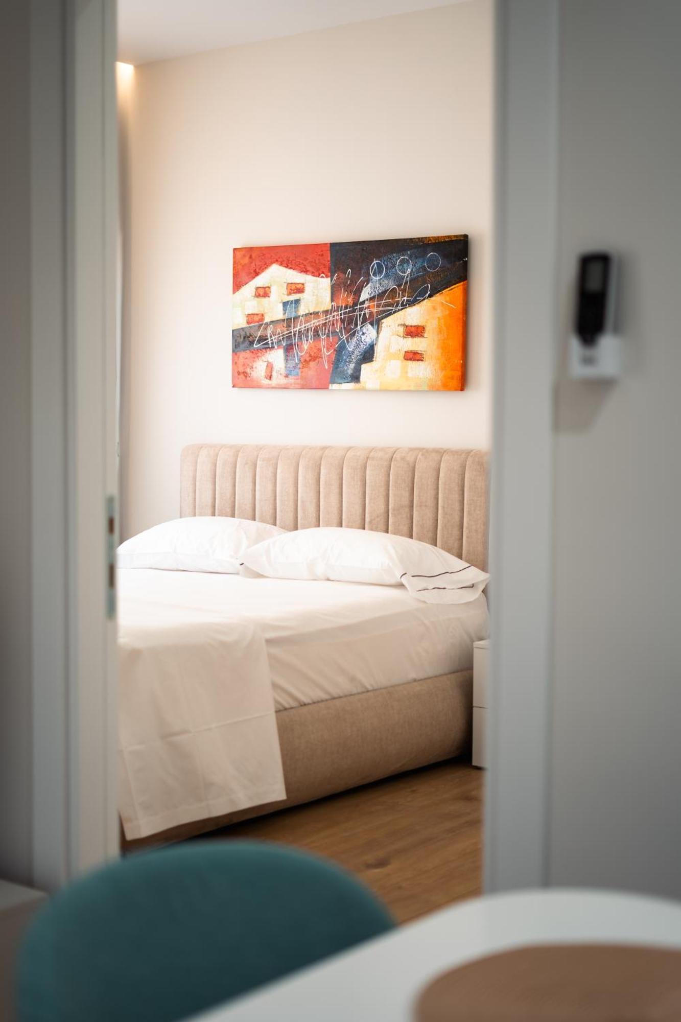 Elite Aparthotel *
