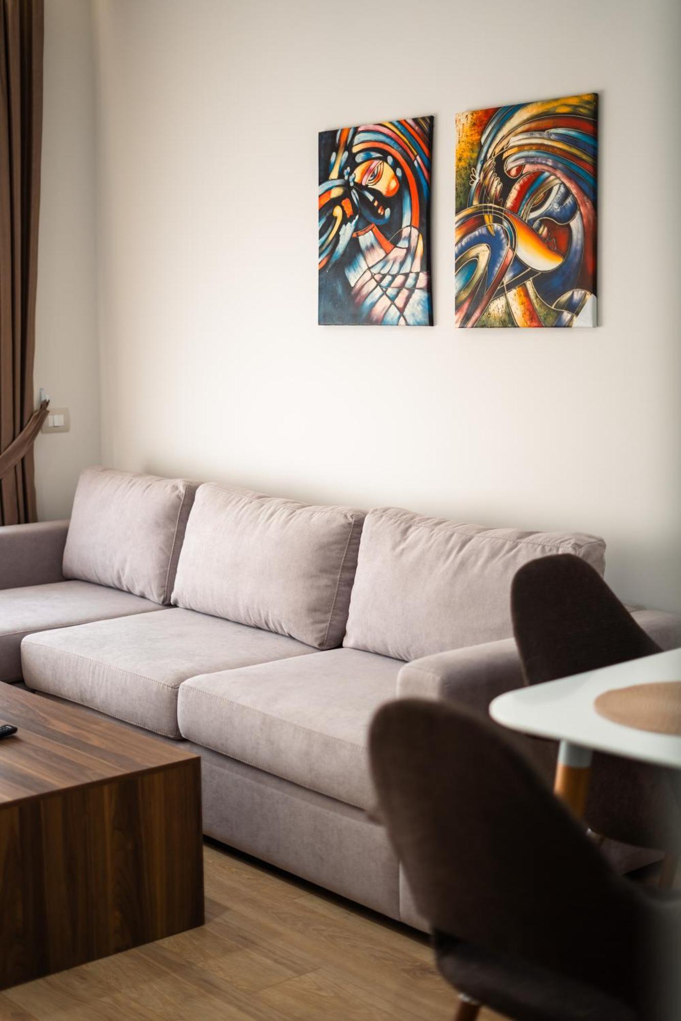 Elite Aparthotel