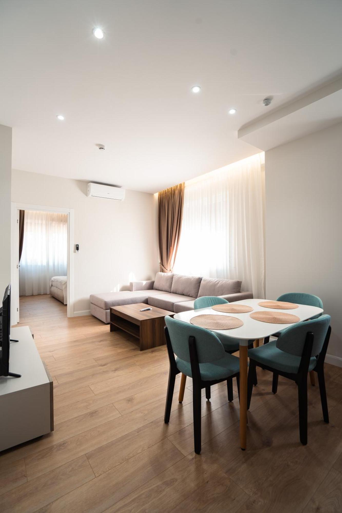 Elite Aparthotel *