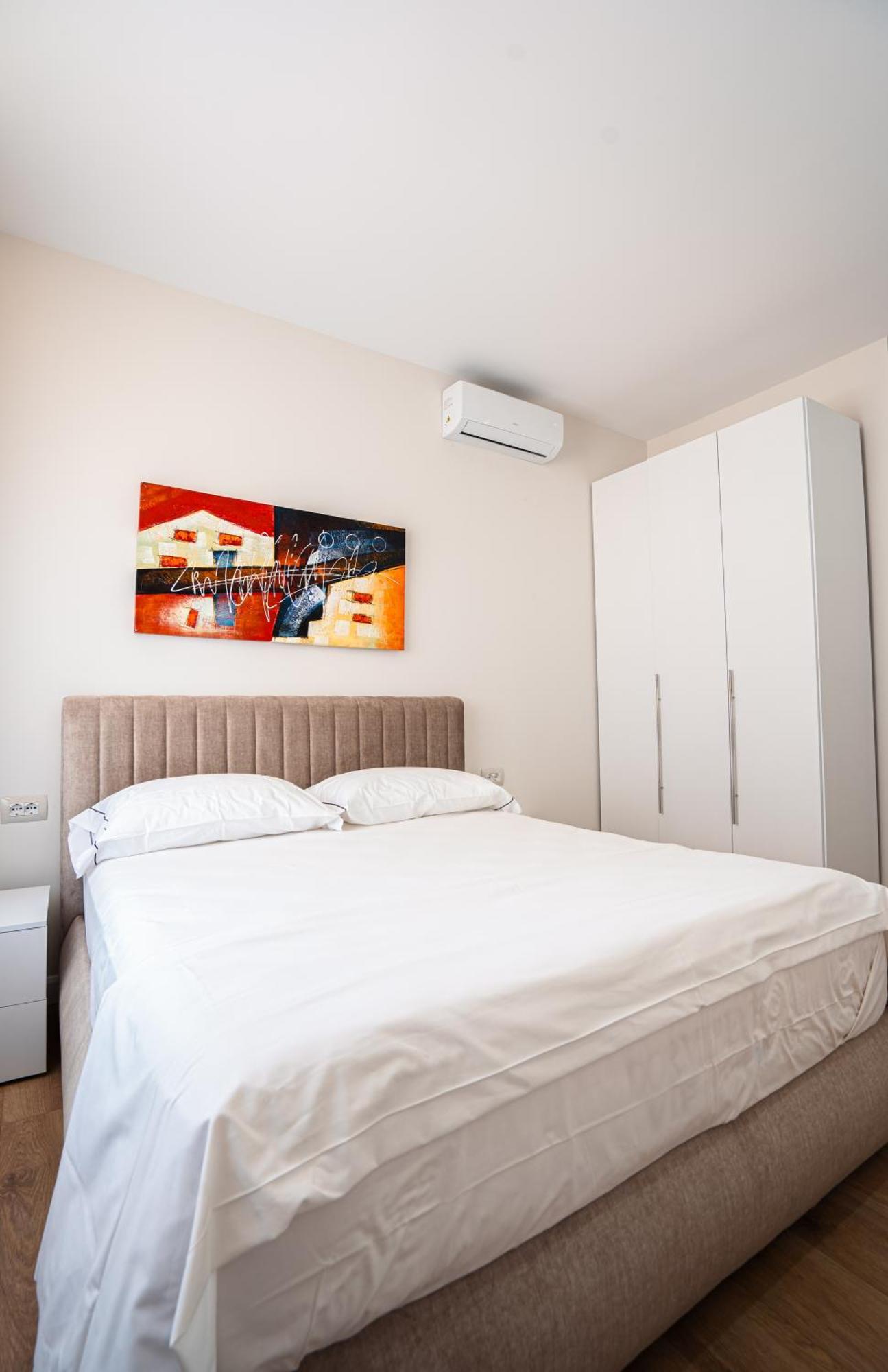 Elite Aparthotel