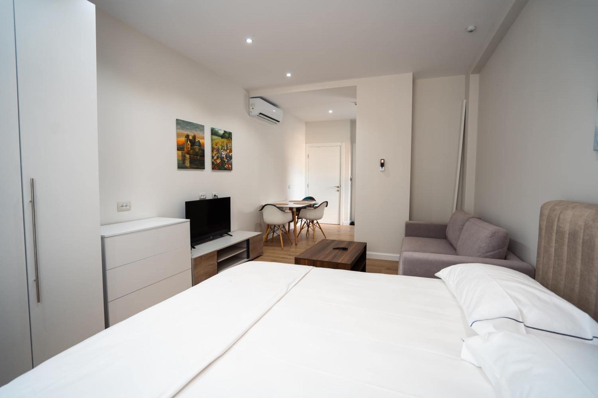 Elite Aparthotel