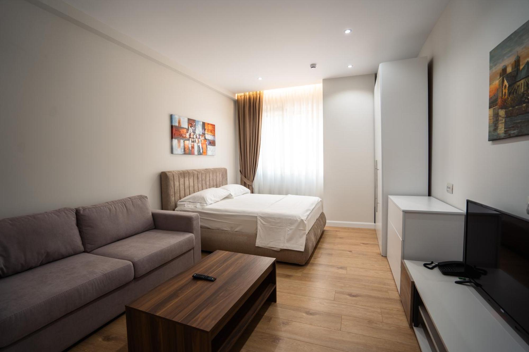 Elite Aparthotel *